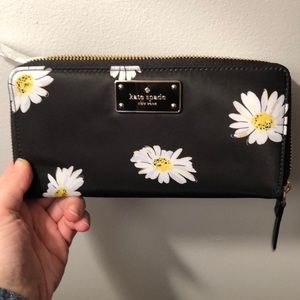 Late Spade Daisy Wallet